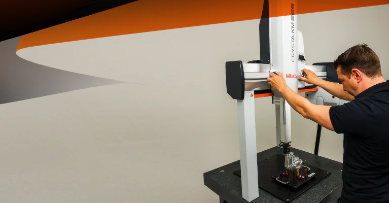 Crysta KM 565 - Banners_Product Page_Stage Slider_Desktop - 1920 x 540.png